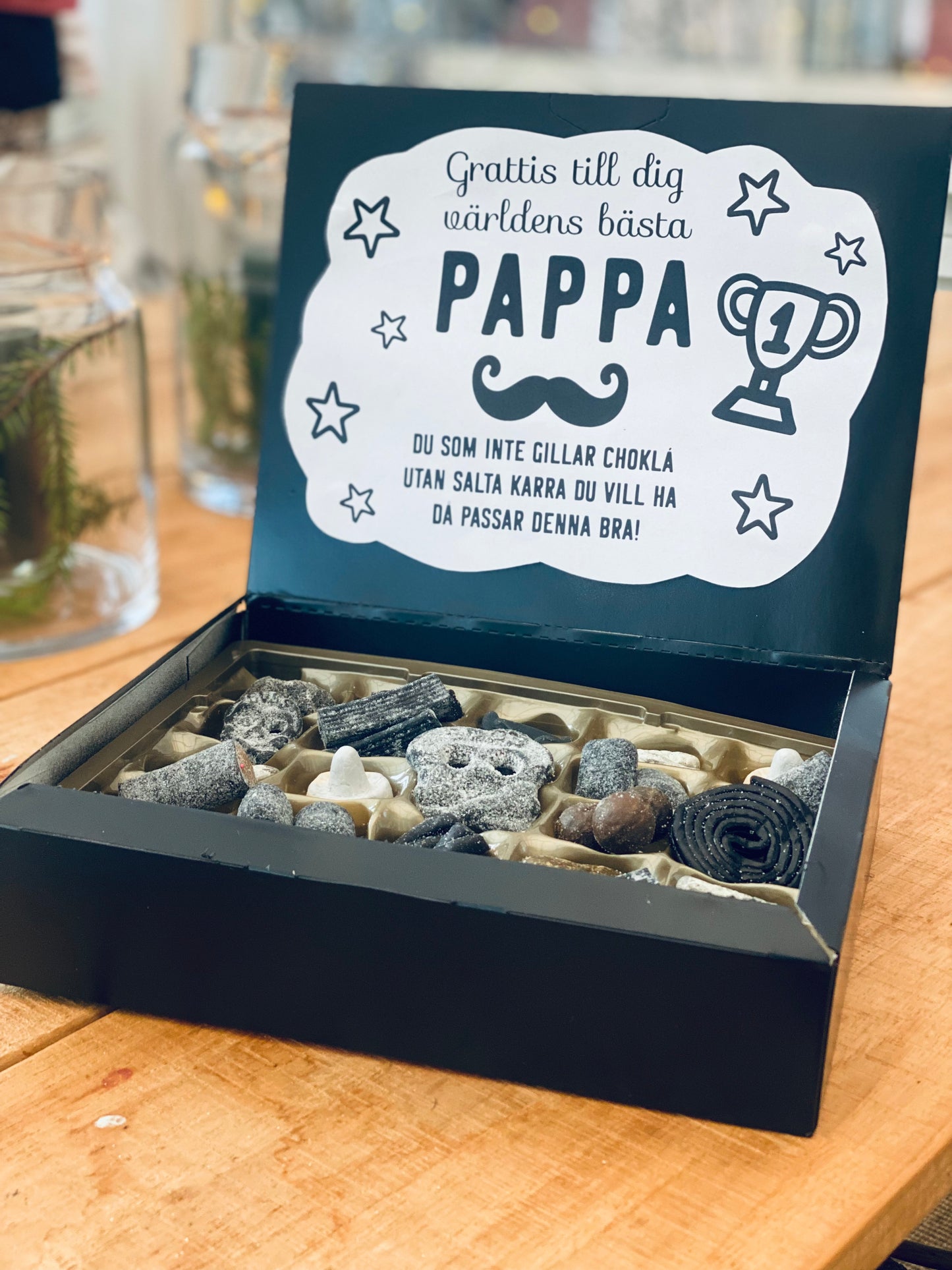 Insida Aladdin-ask Farsdag